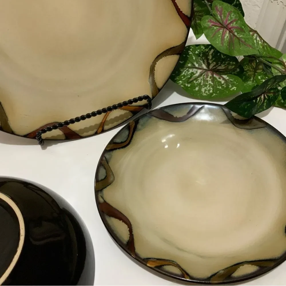 Set Pier 1 Imports (2)11” Stoneware Brown “Wave”  Dinner Plate (2)8” salad plate